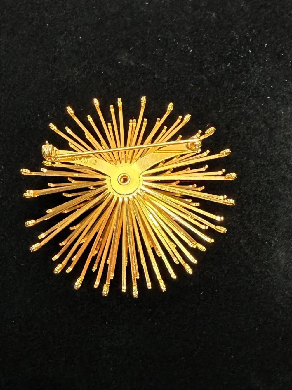 VTG Sarah Coventry Signed Sunburst Floral Gold Tone Topaz Stone Brooch Pin 2.25